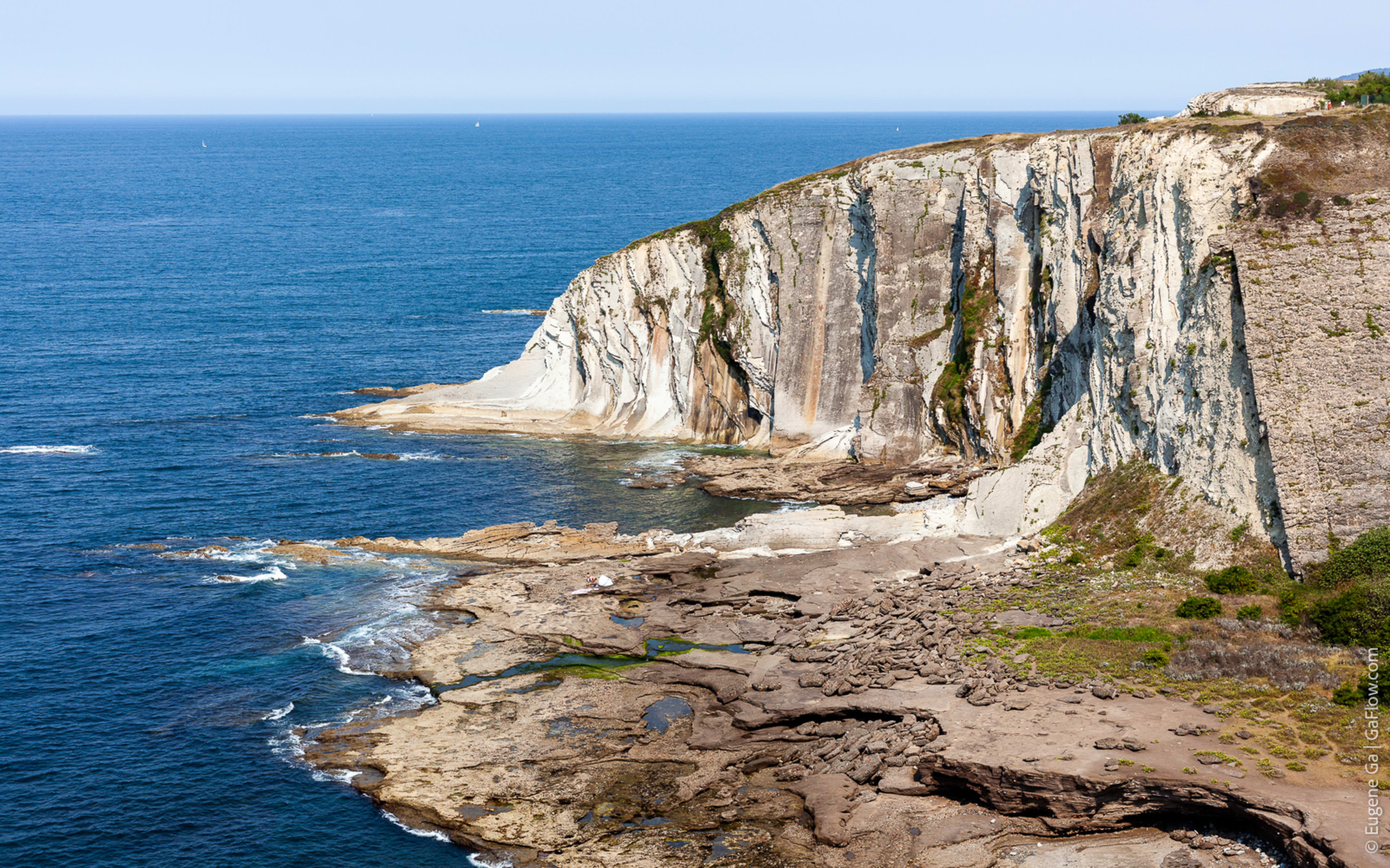 Biscay Cliffs
