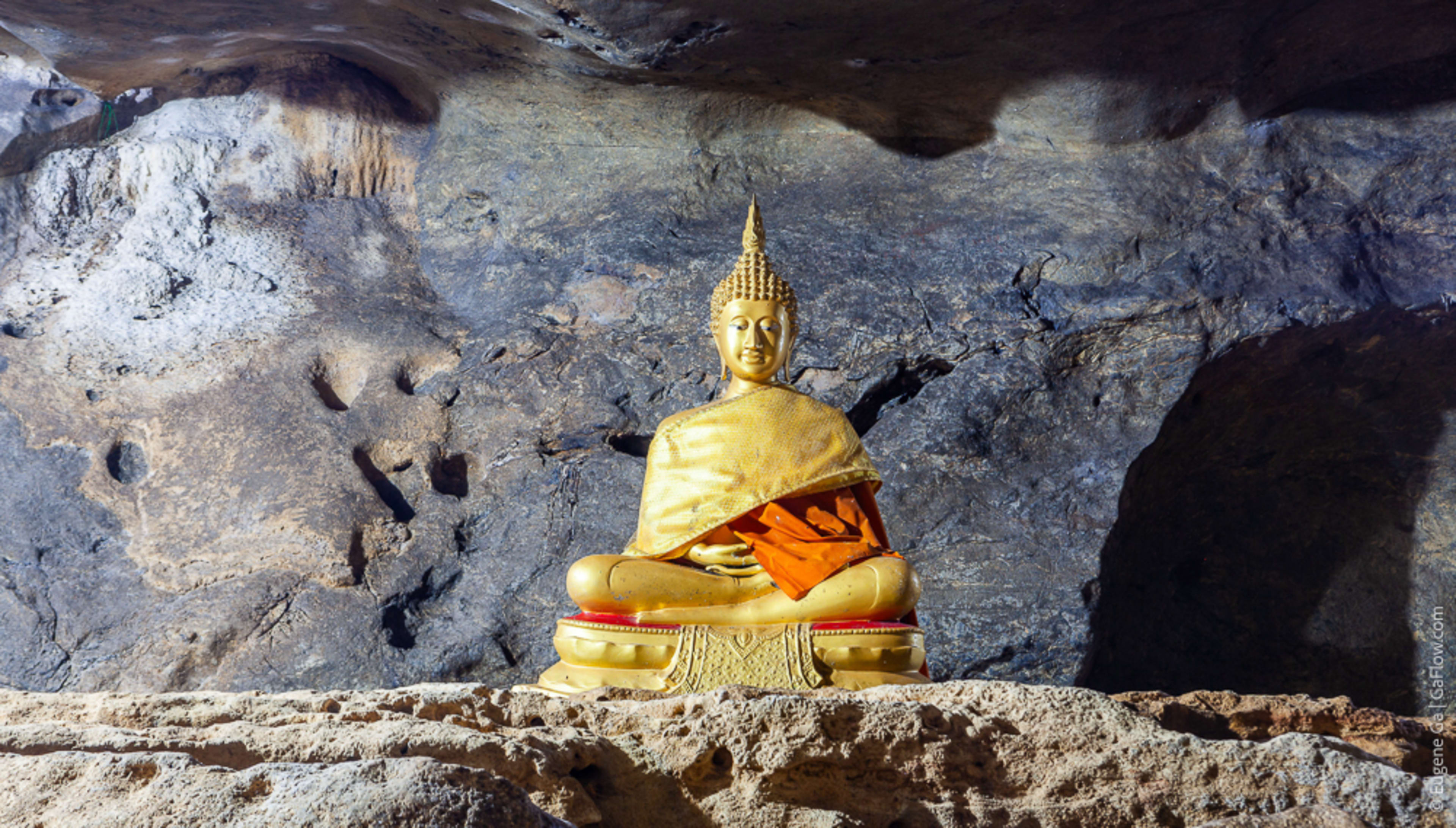 Buddha Image, Tham Sumano