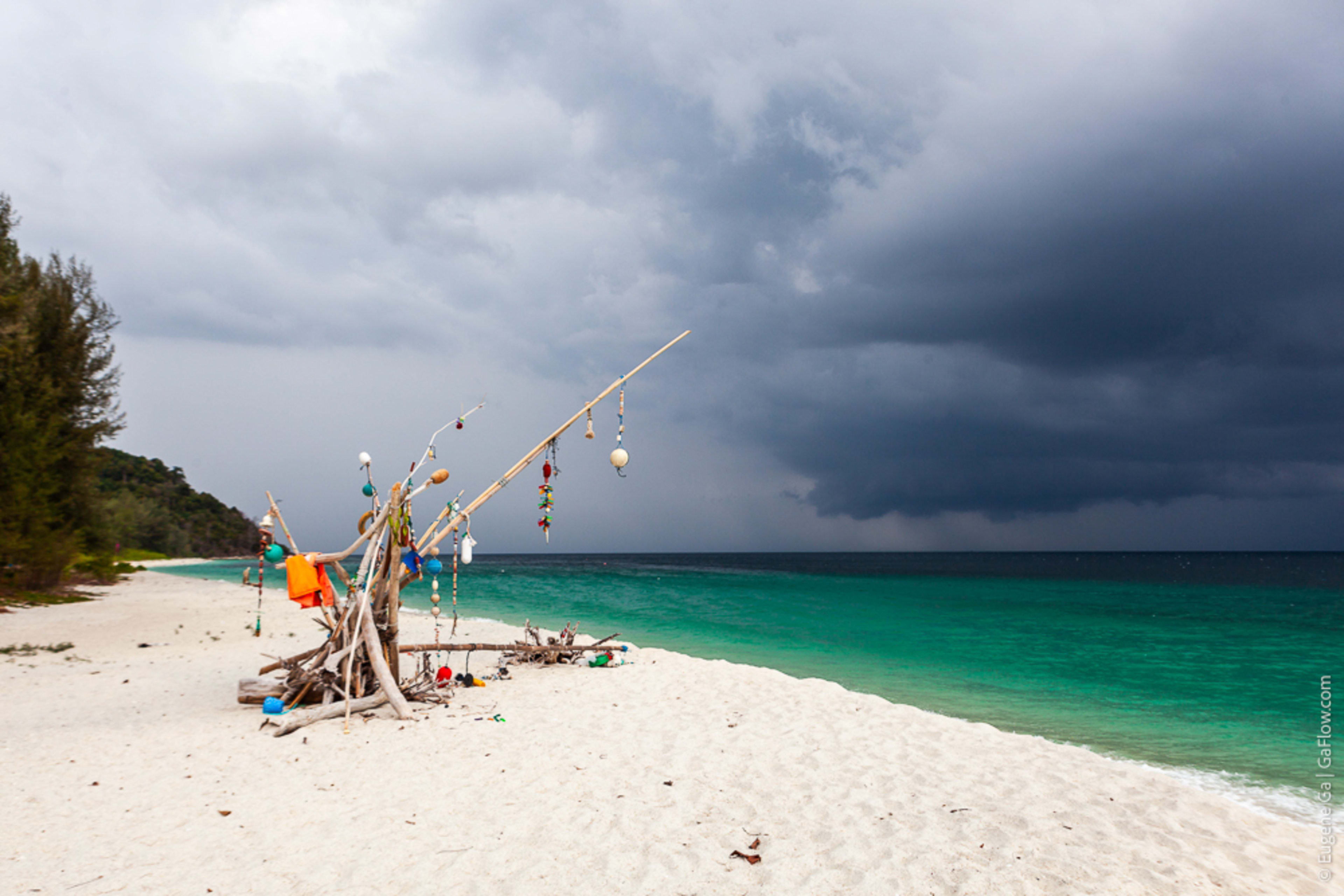 Koh Adang  Beach Art
